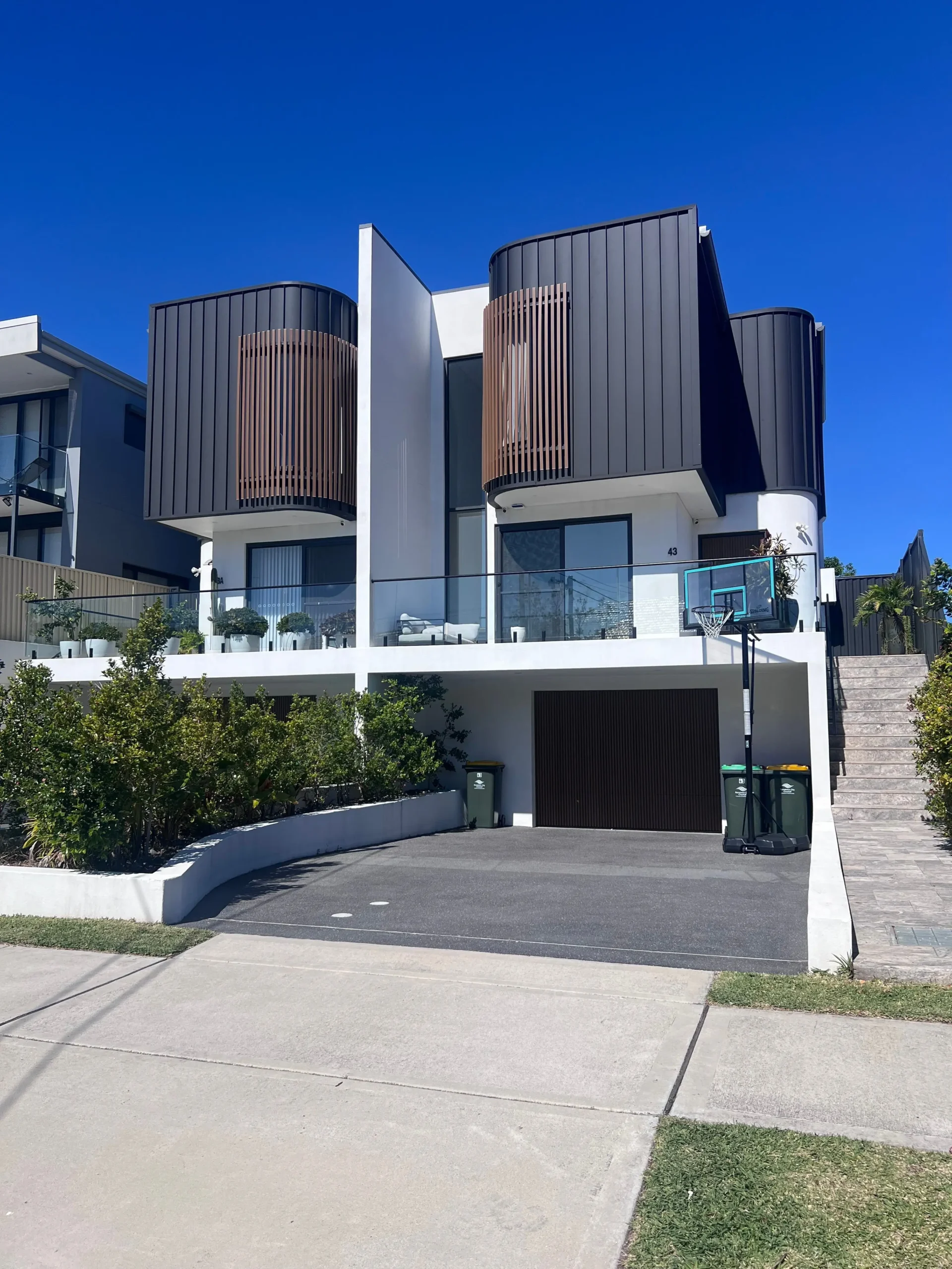 Modern Australian duplex home design. Do you know the cost to build a duplex?